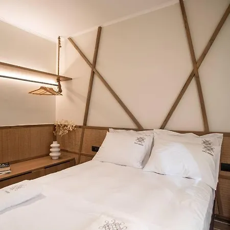 Yolo - Notte Alykes (Zakynthos)